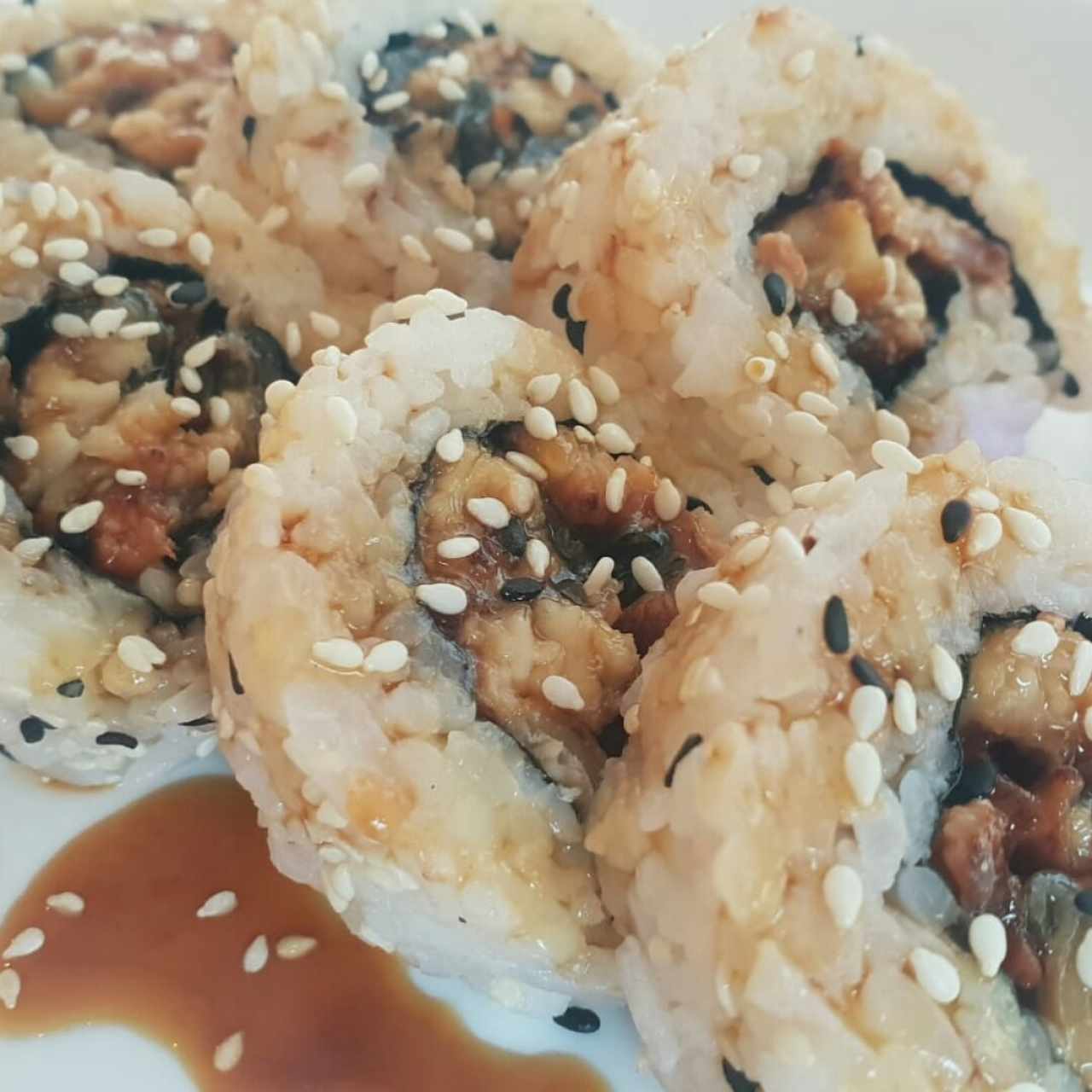 maki de anguila 