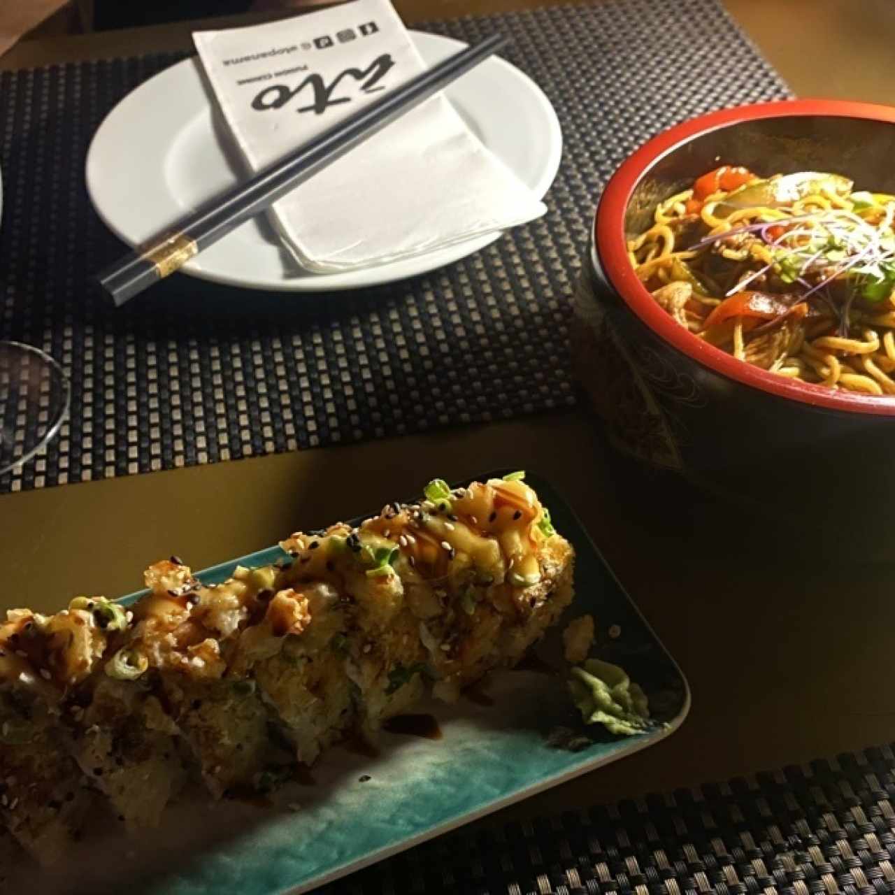 Specials Maki - Pop Roll y Tallawok