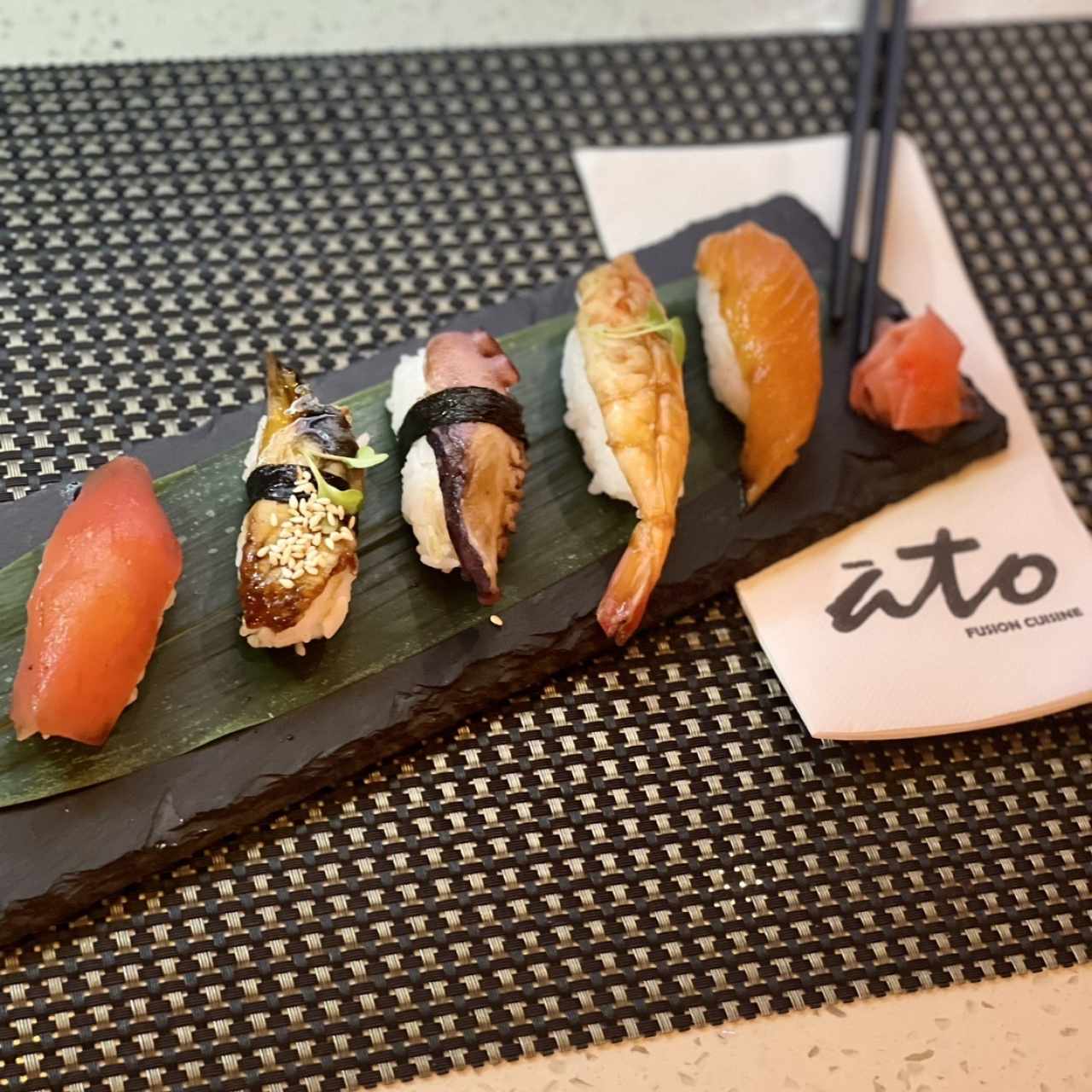 Nigiris mixtos