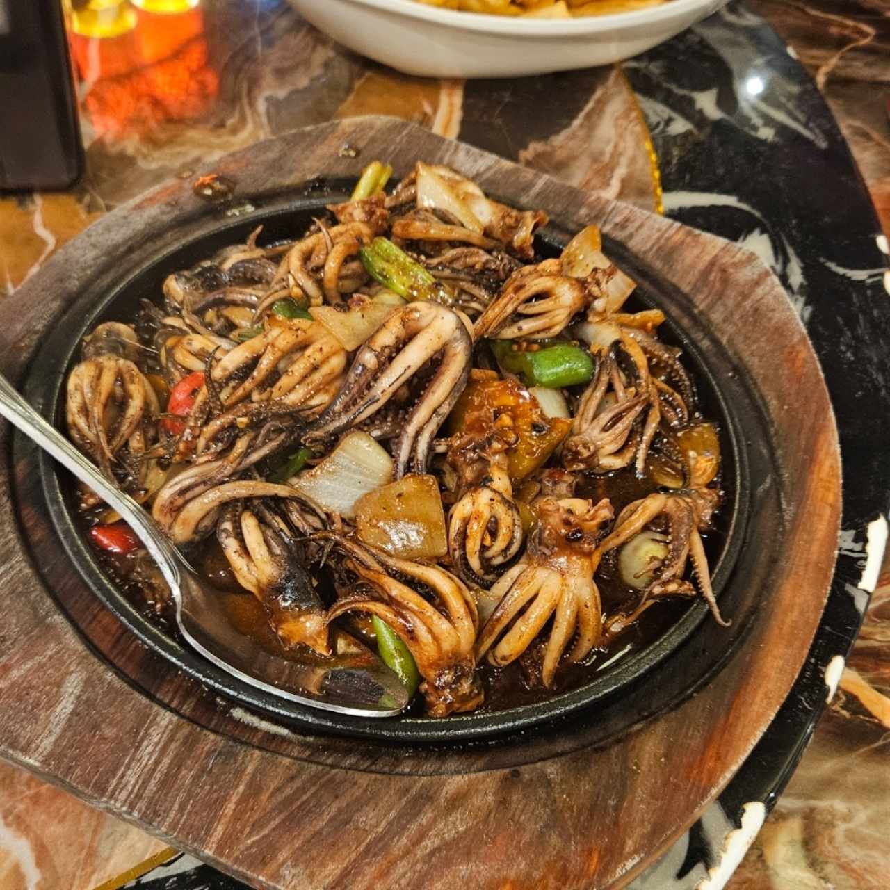 Carne o calamares a la plancha