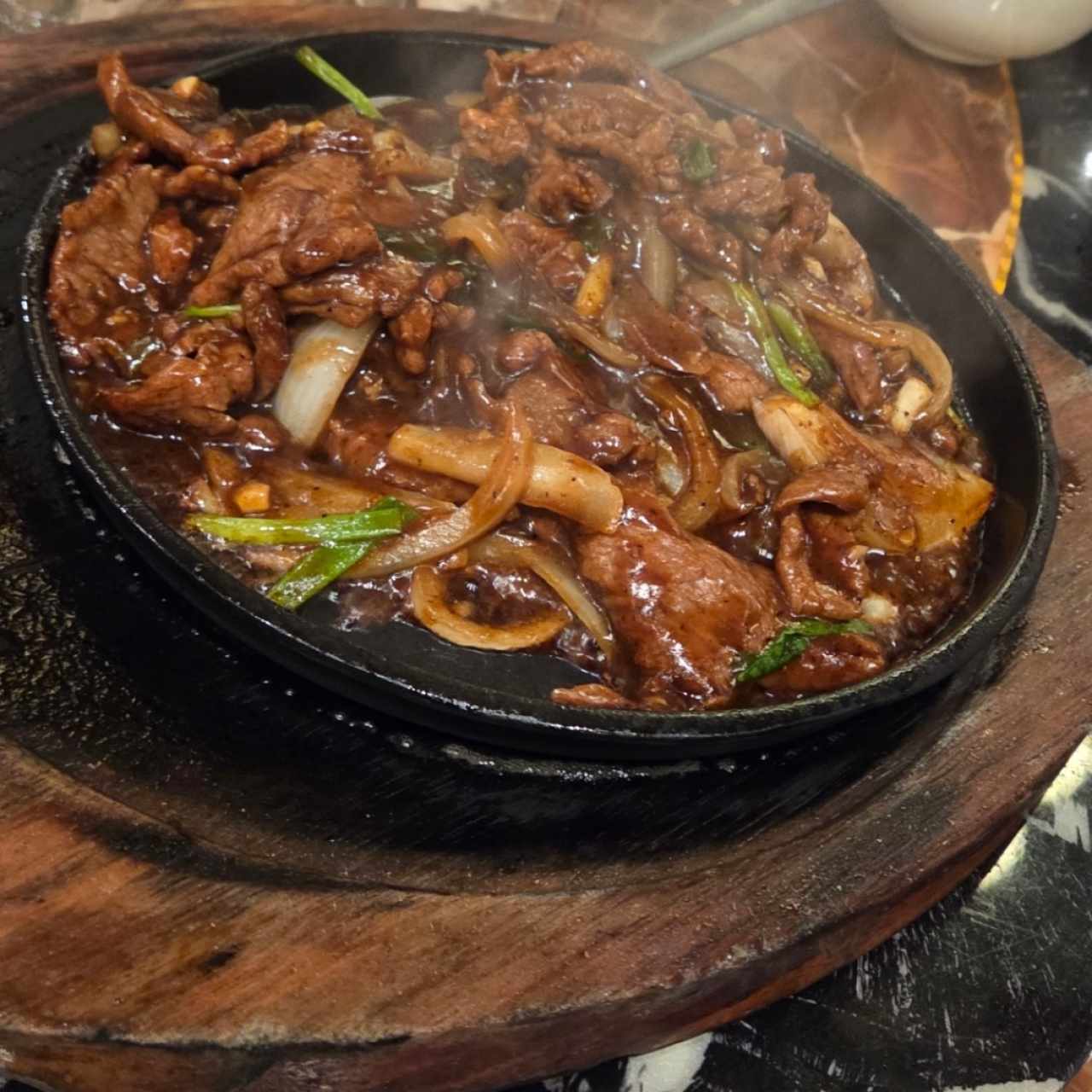 Carne o calamares a la plancha