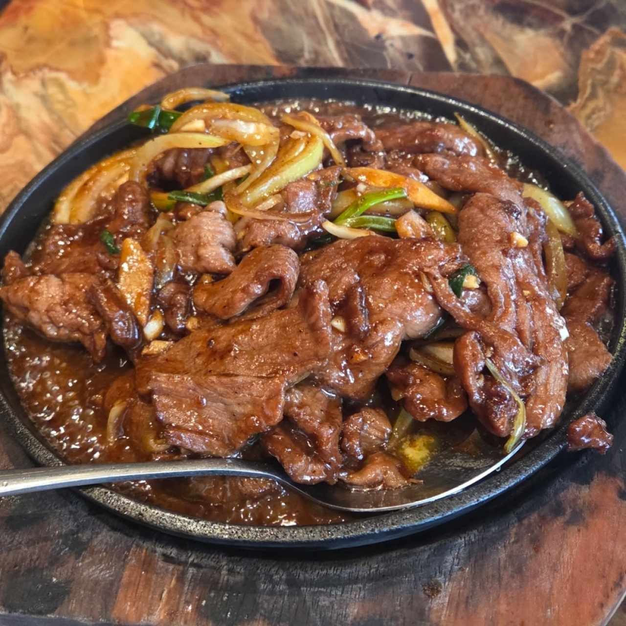 Carne o calamares a la plancha