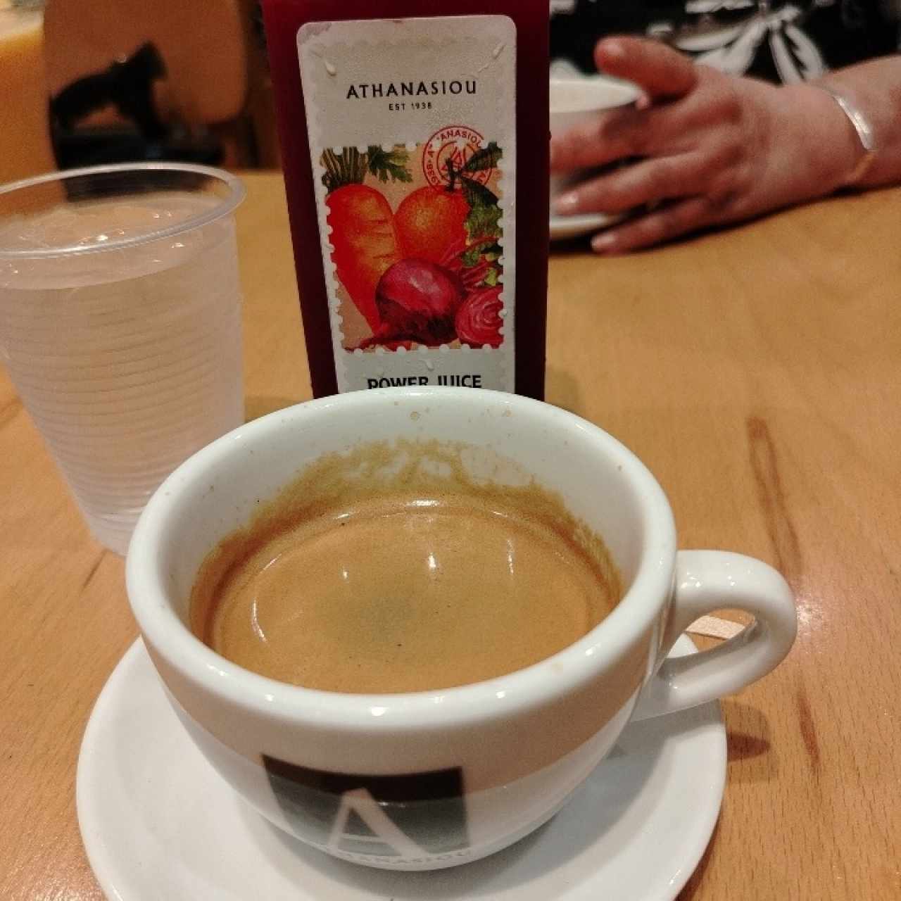 Café expreso doble y jugo