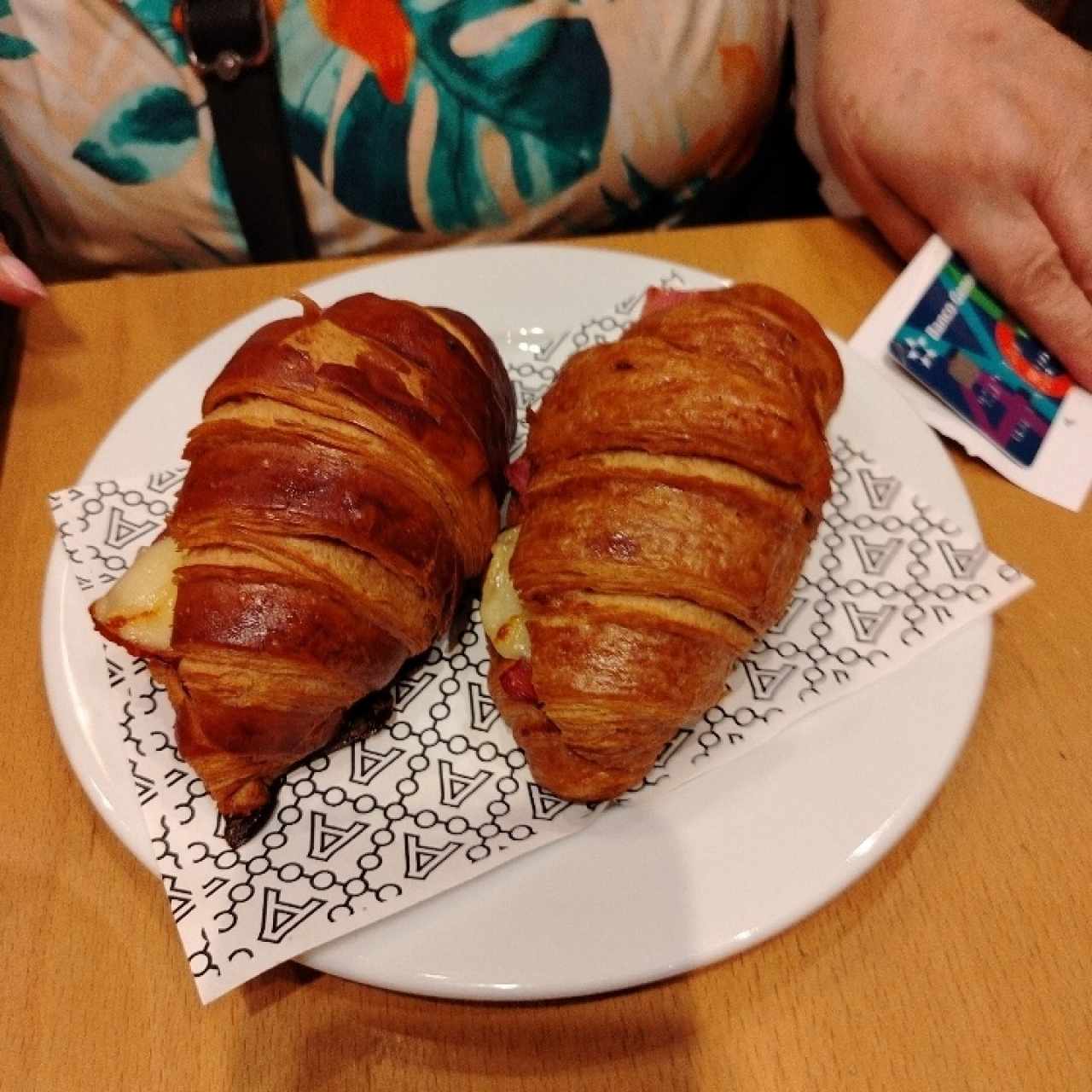 Croissant jamón y queso 