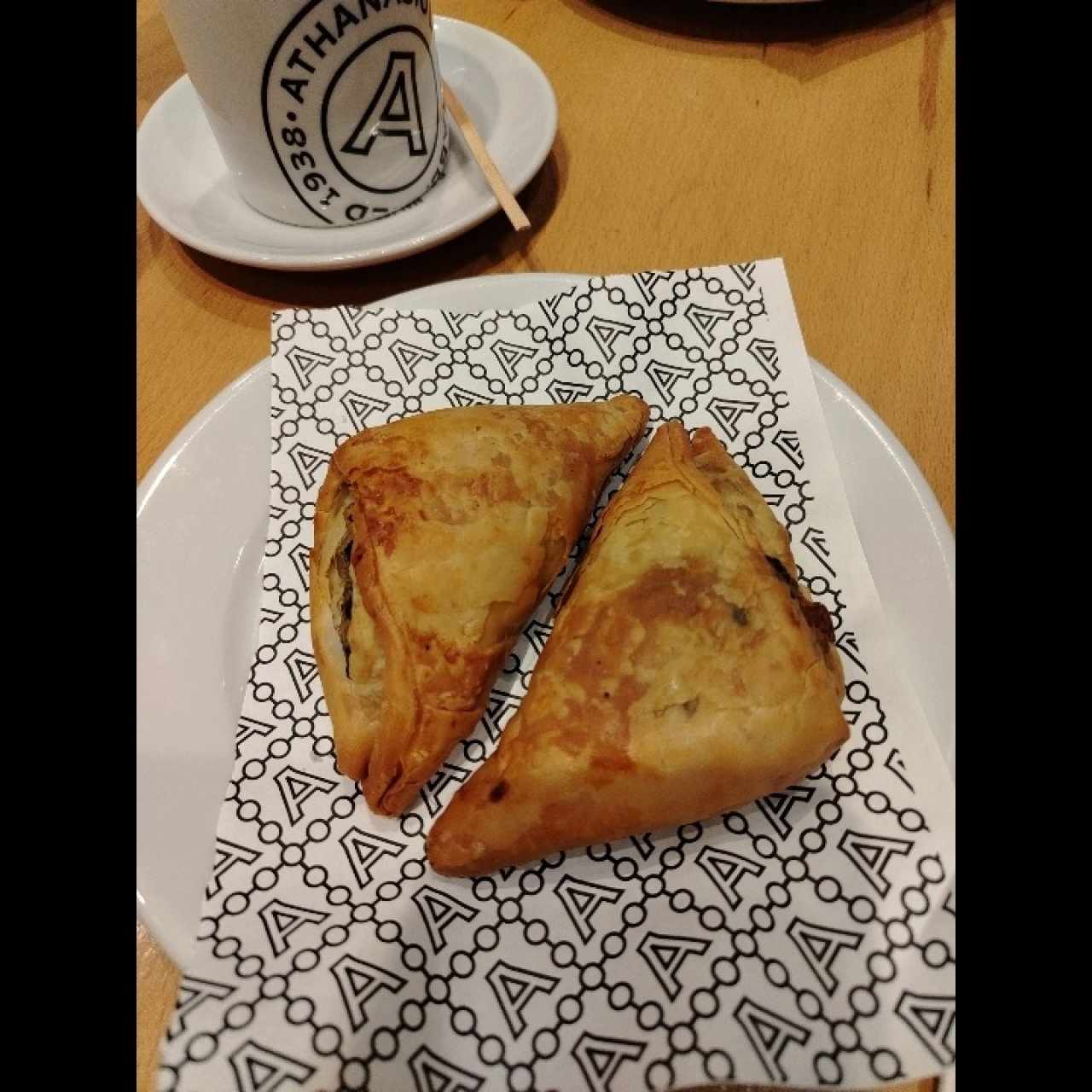 SNACKS - Spanakopita