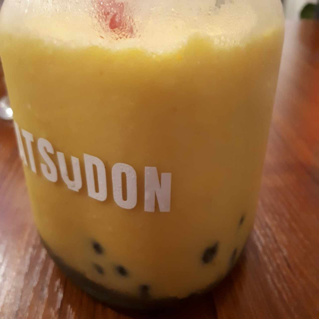bubble tea de mango! con perlas del Japón (perlas de Tapioca). Una delicia!! 😋