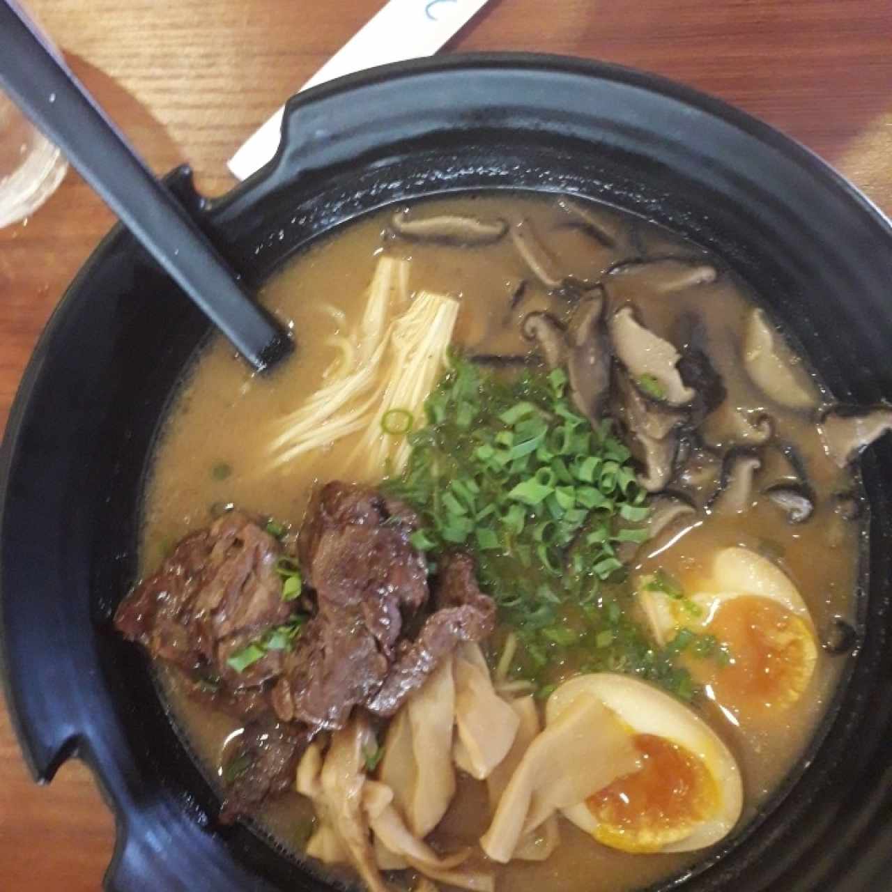 Ramen Personalizado - Carne, Huevo, Enoki, Bamboo Shoots, Shitake