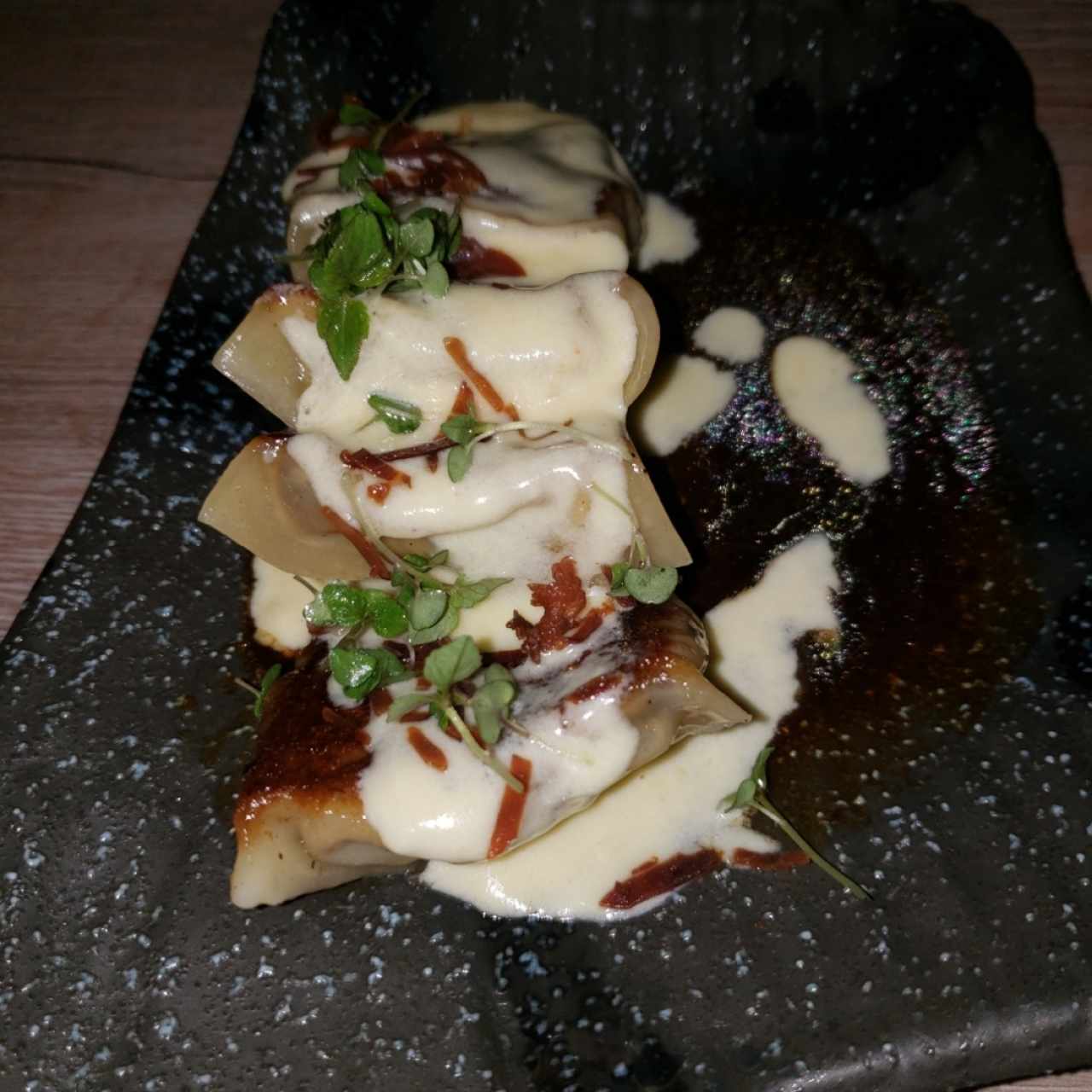 Dumplins de Hongos con Trufas y Prosciutto