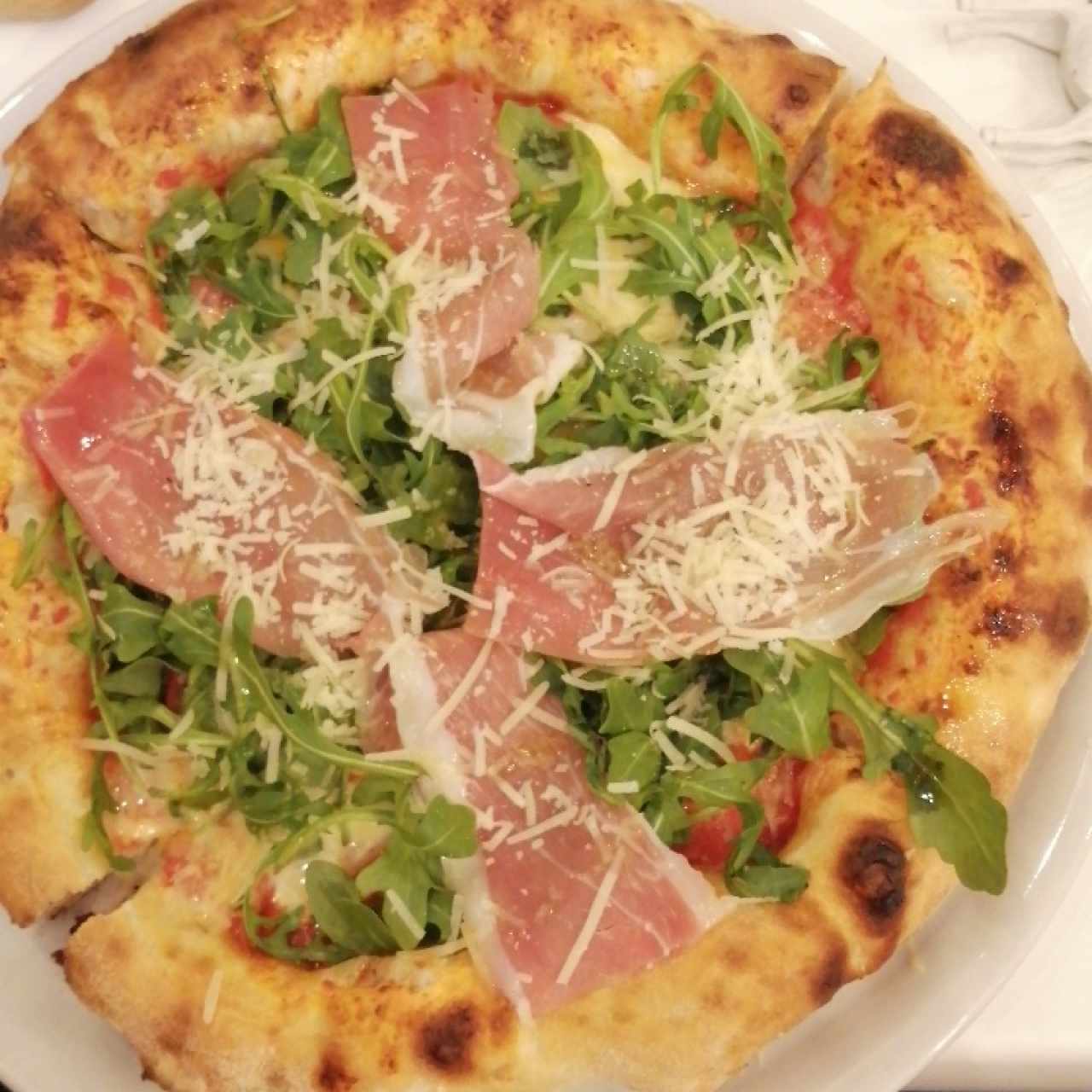 Rucula Speciale. jamon serrano con queso es estar en el cielo