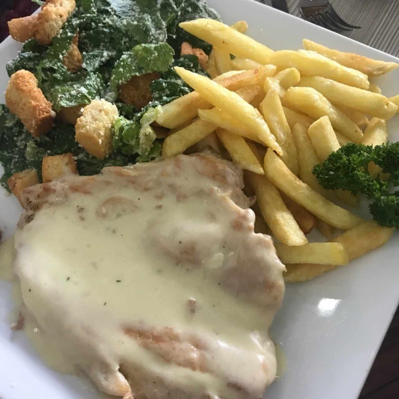 pechuga en salsa bechamel