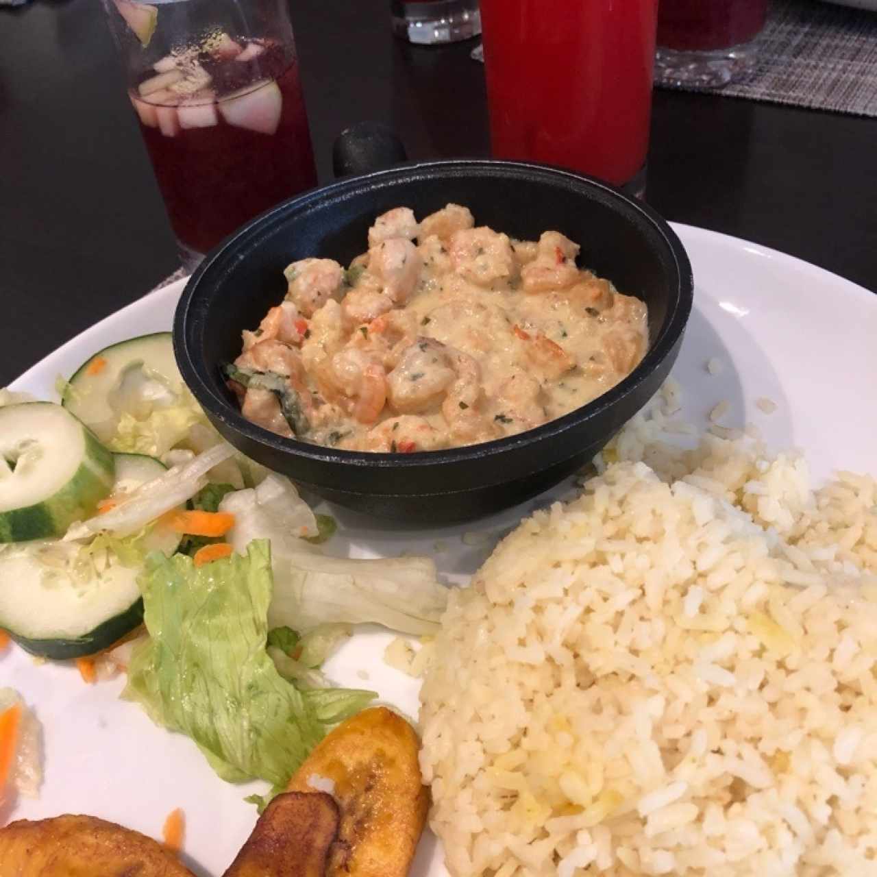 camarones al ajillo cremoso y arroz al curry