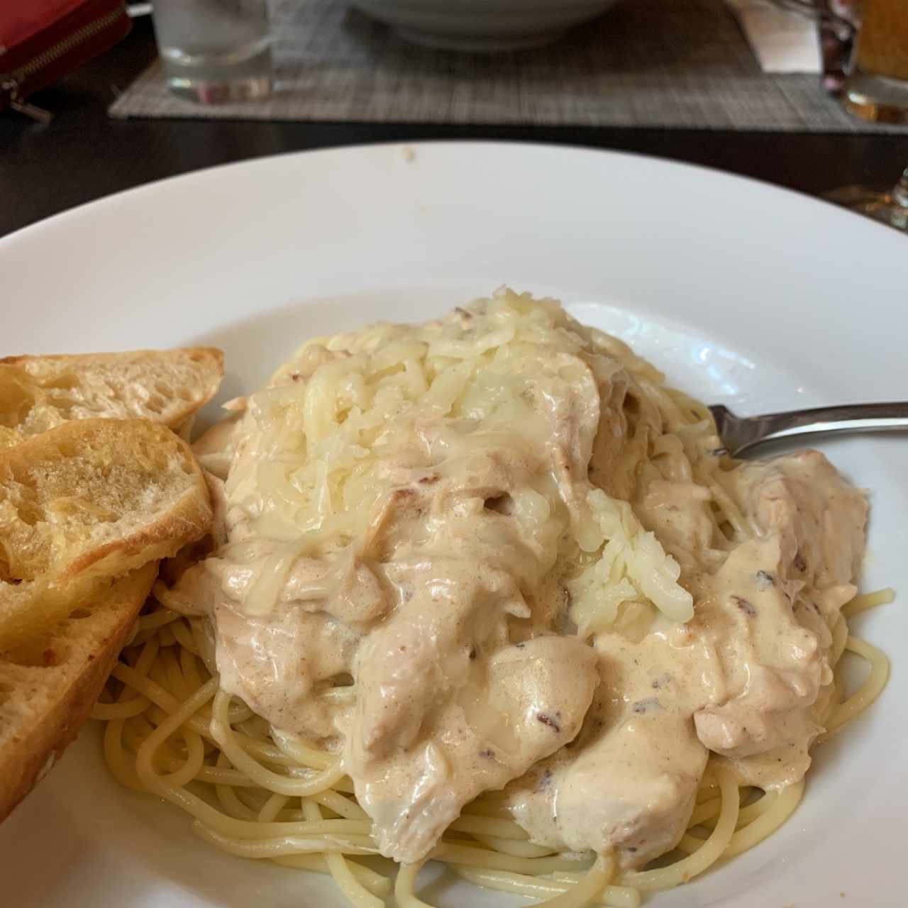 spaghetti en salsa blanca