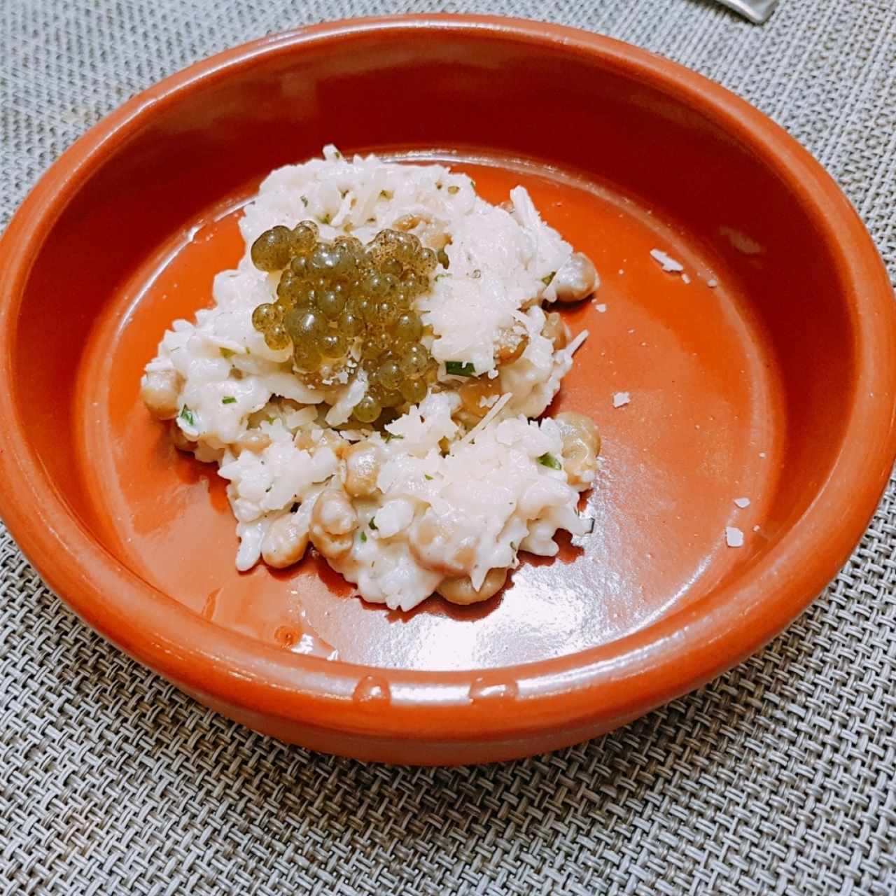 Risotto de pollo con coco y guandu