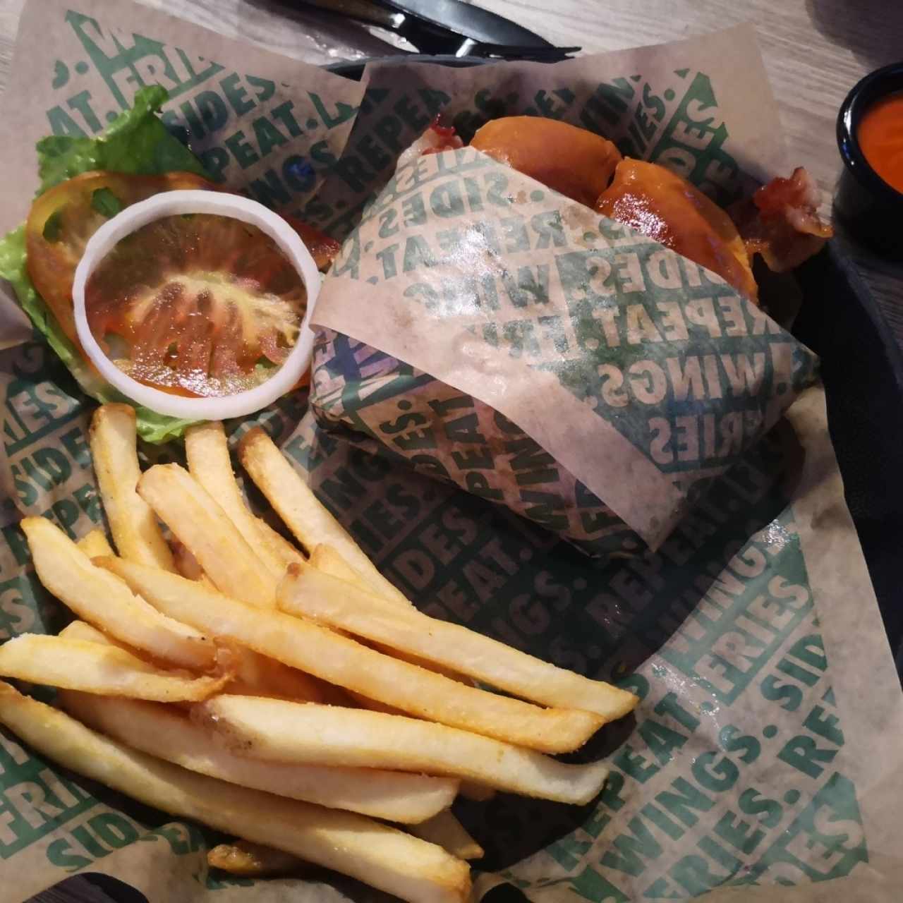 HAMBURGUESAS - Wingstop Burger