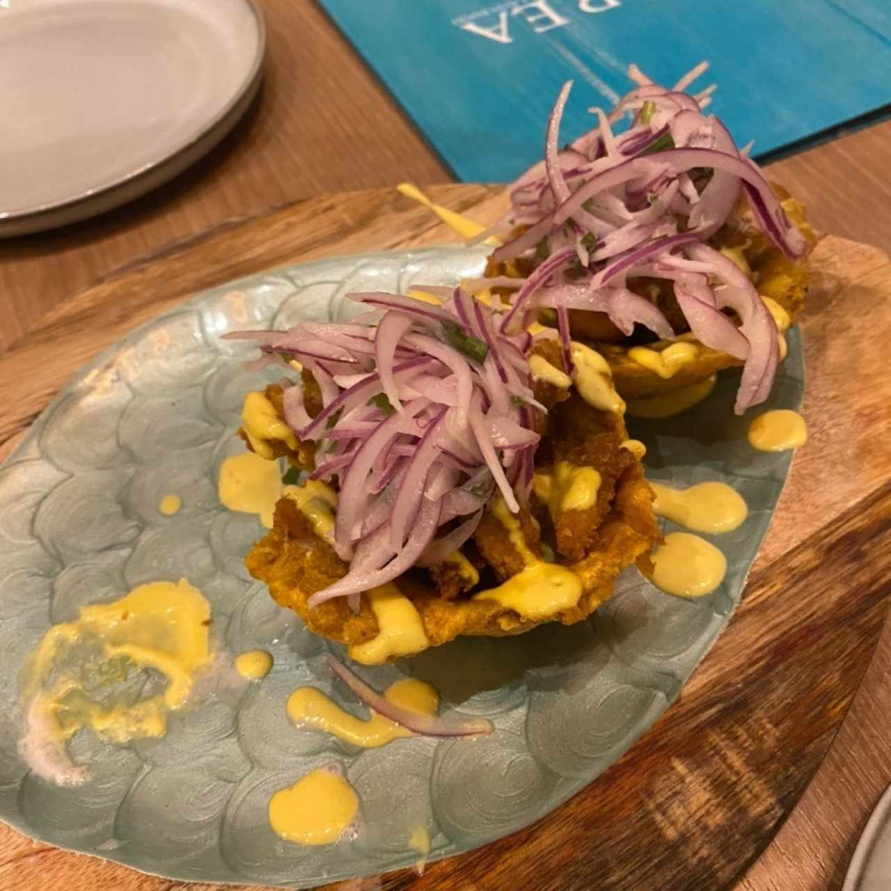 Piqueos Latinoamericanos - Patacones Acevichados