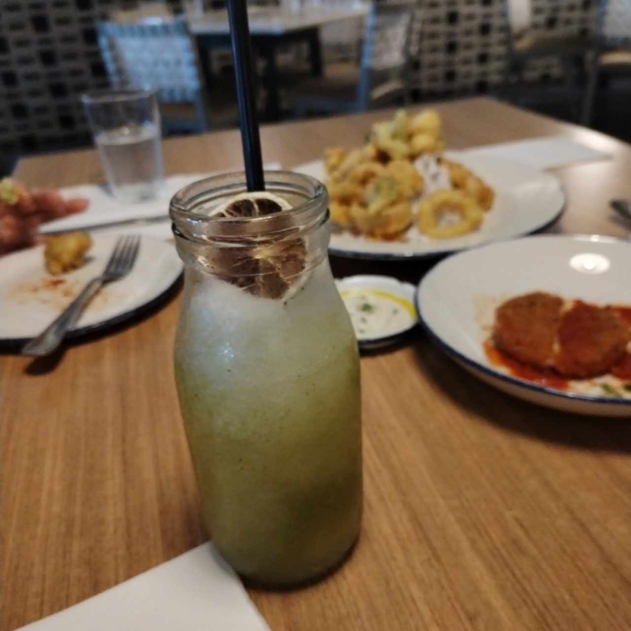 Limonada con hierbabuena