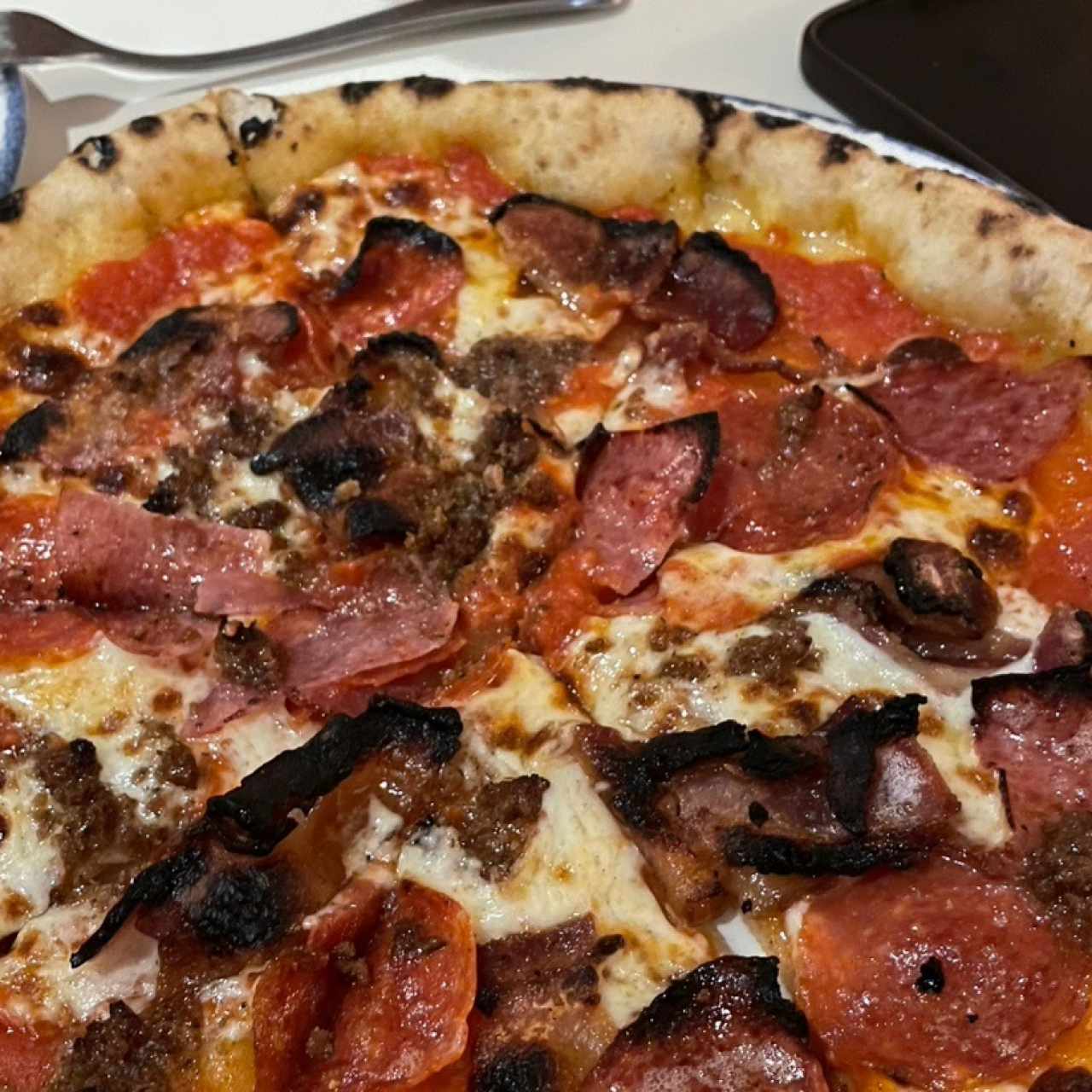 Pizzas Tradicionales - Pizza Carnivor
