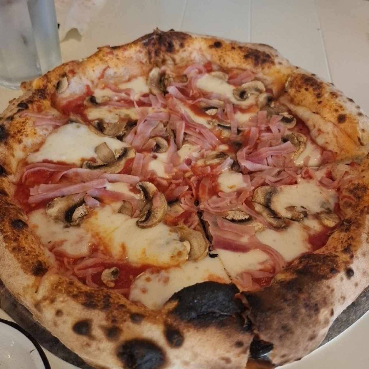 Pizzas Tradicionales - Pizza Prosciutto Funghi