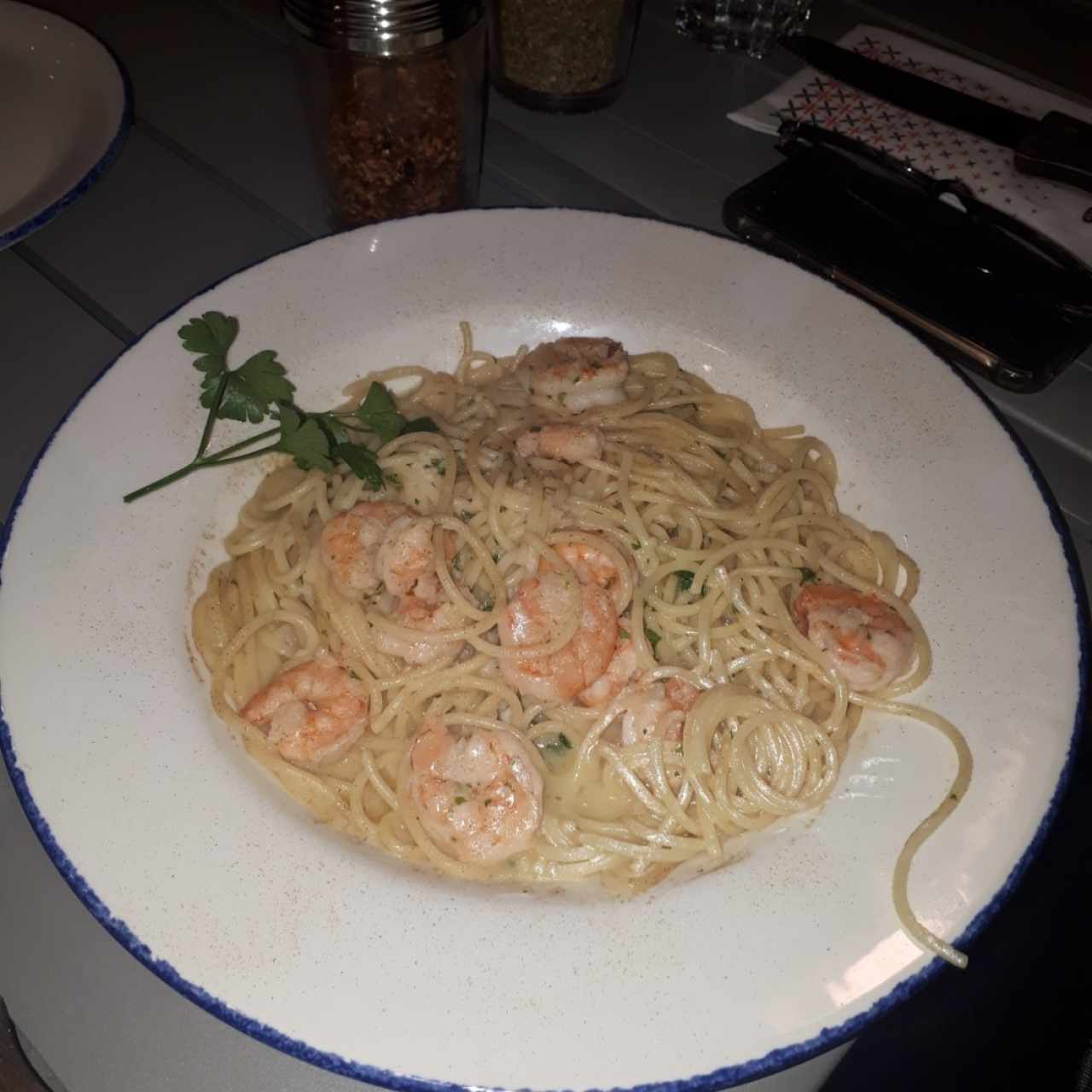 spaghetti con camarones