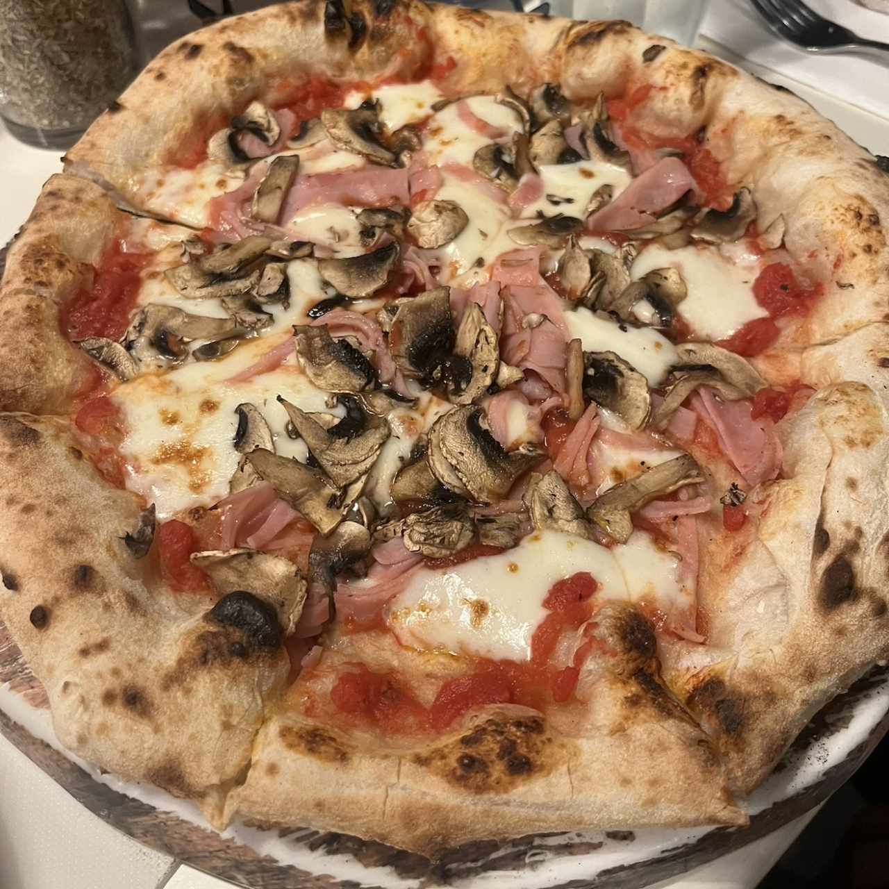 Pizzas Tradicionales - Pizza Prosciutto Funghi