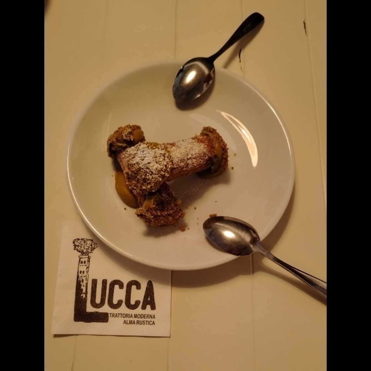 Canolli relleno de pistacho