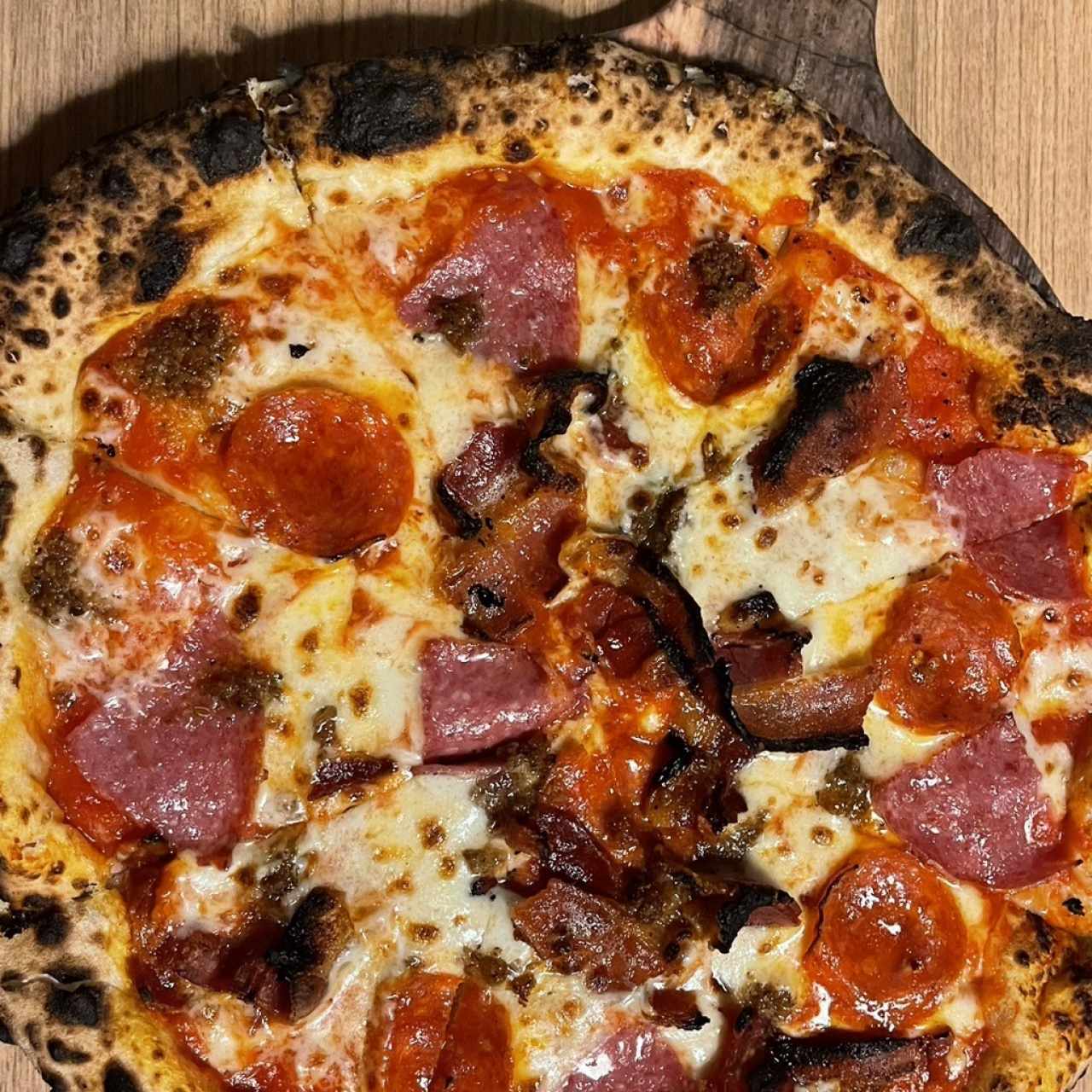 Pizzas Tradicionales - Pizza Carnivor