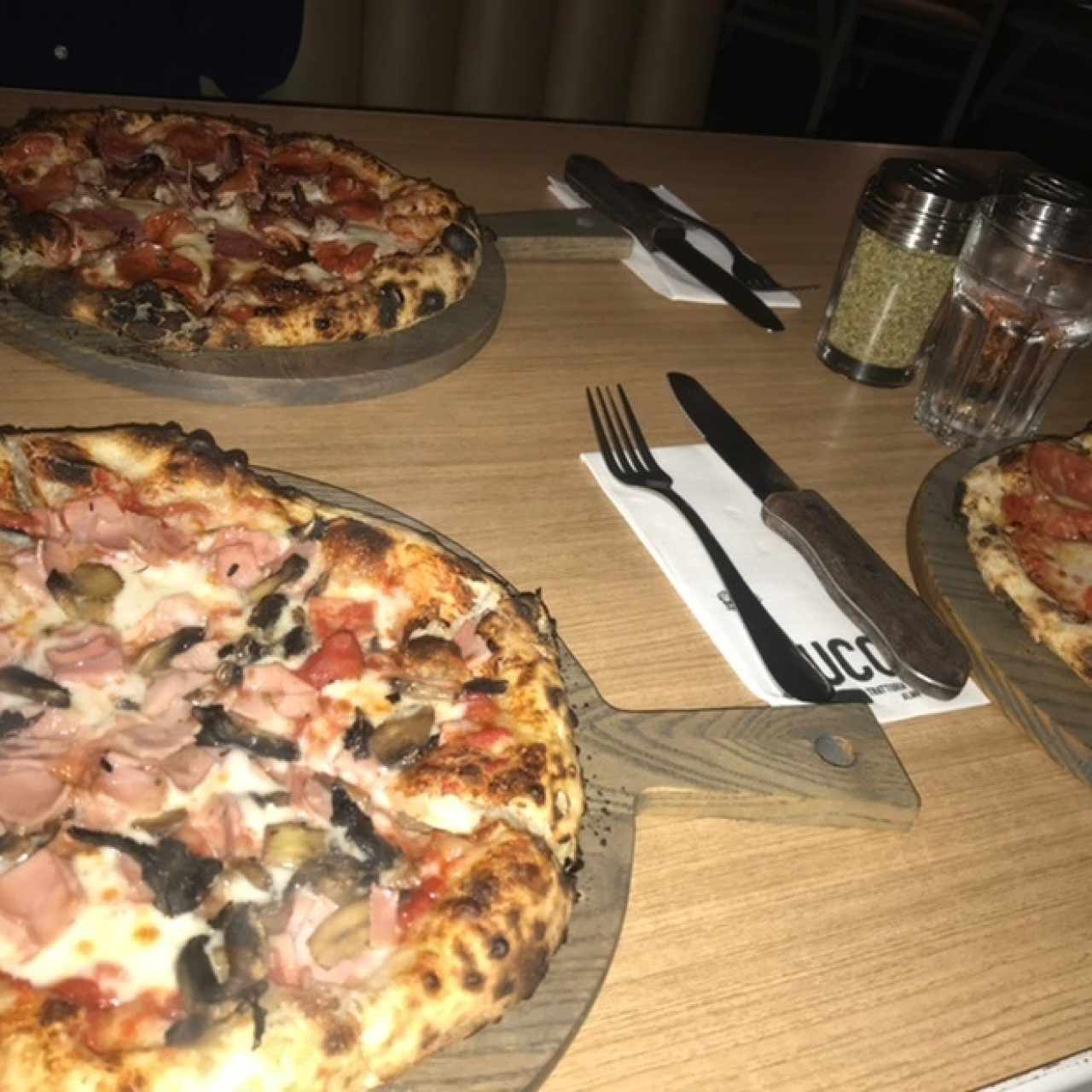 Piezas Tradicionales - Pizza Prosciutto Funghi
