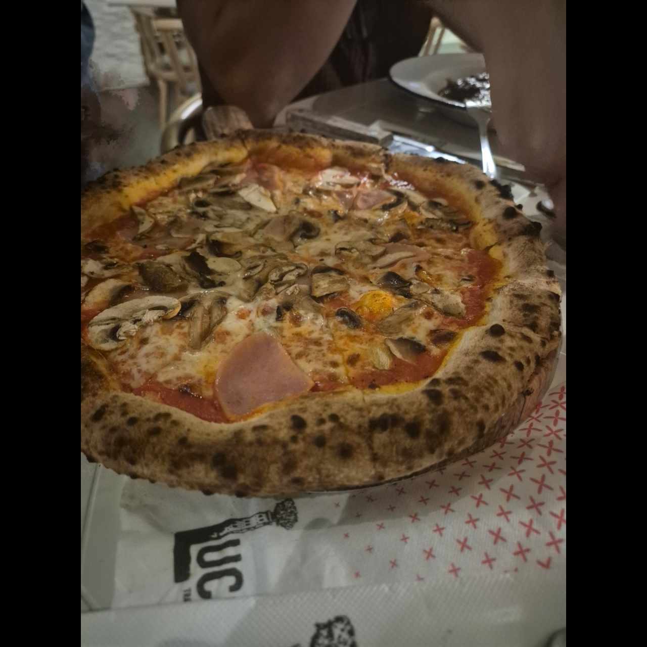 Pizzas Tradicionales - Pizza Prosciutto Funghi
