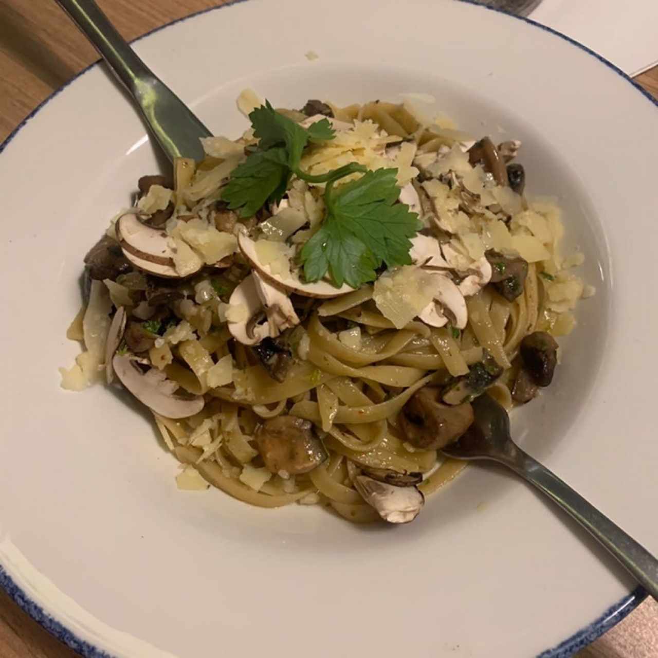 Fetuccini Aglio, Olio,Funghi E Pepperoncino