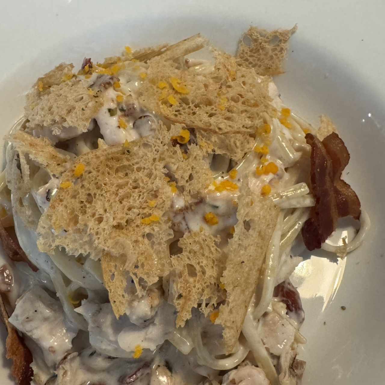 Rigatoni Ni Carbonara Ni Alfredo con pollo