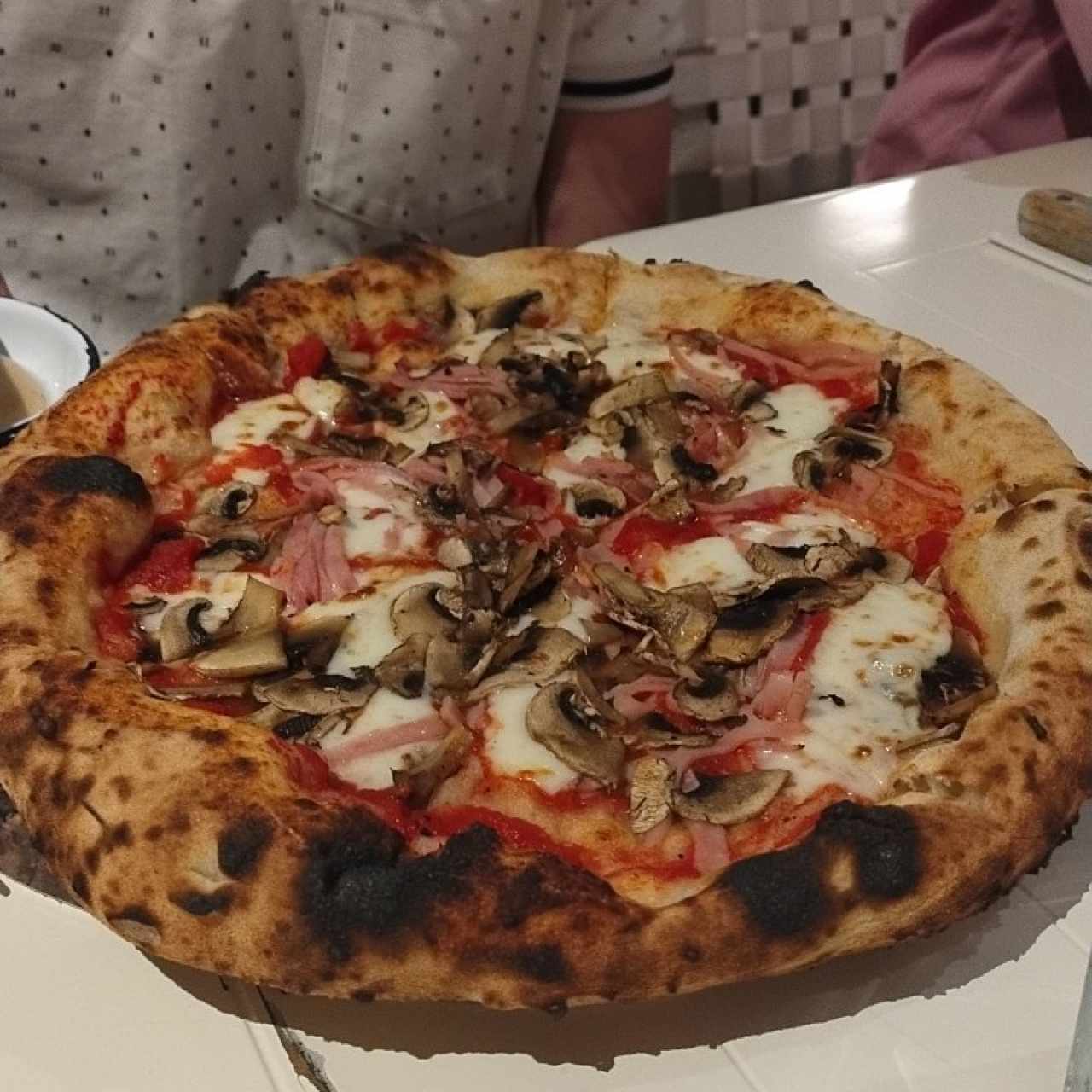 Pizzas Tradicionales - Pizza Prosciutto Funghi