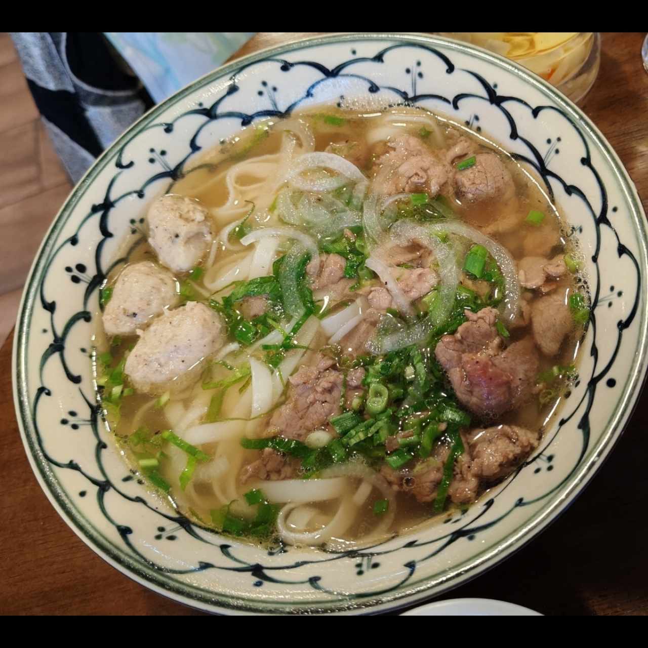 Pho de bolitas de carne