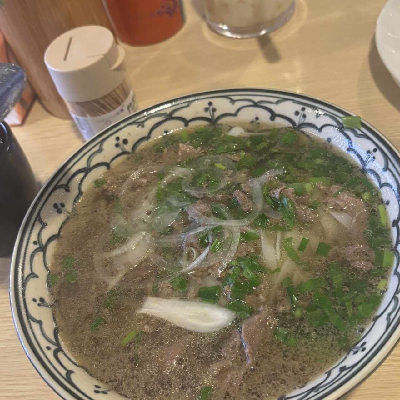 Pho Salteado de ajo
