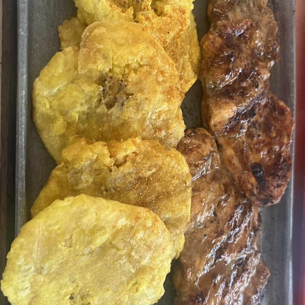 Pechugas de pollo con patacones