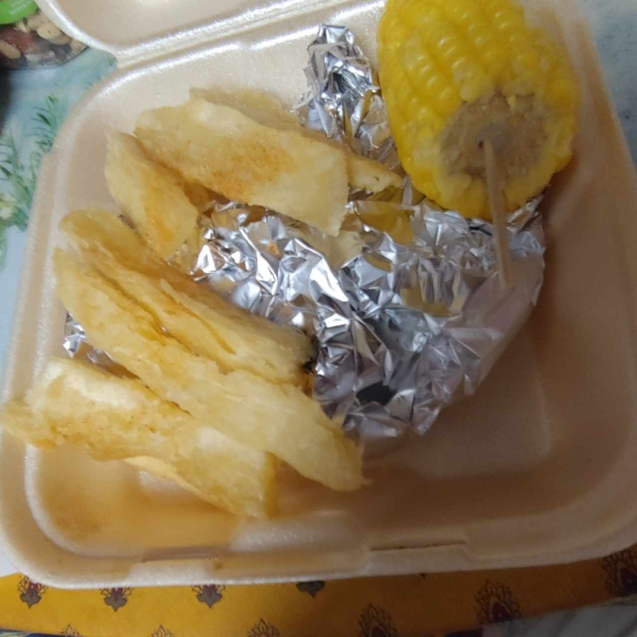 yuca y mazorcas