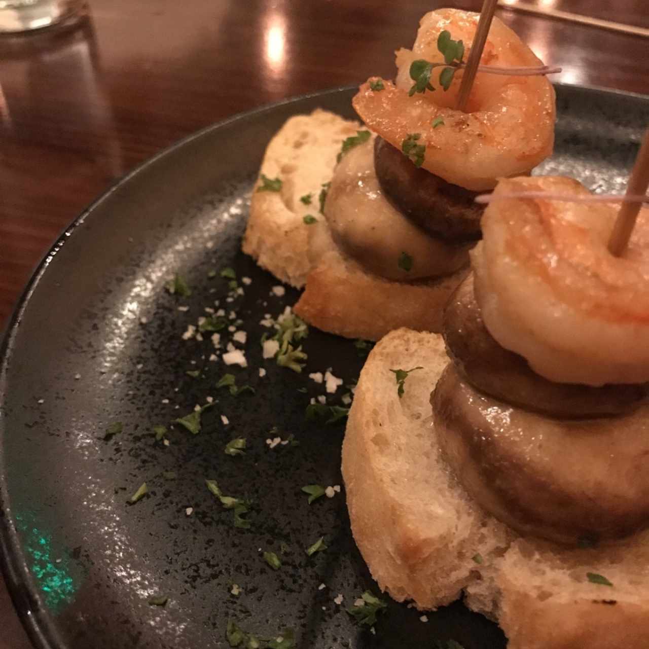 montaditos de camaron