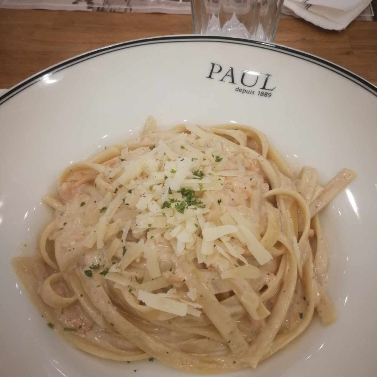Fettuccini con salmón 