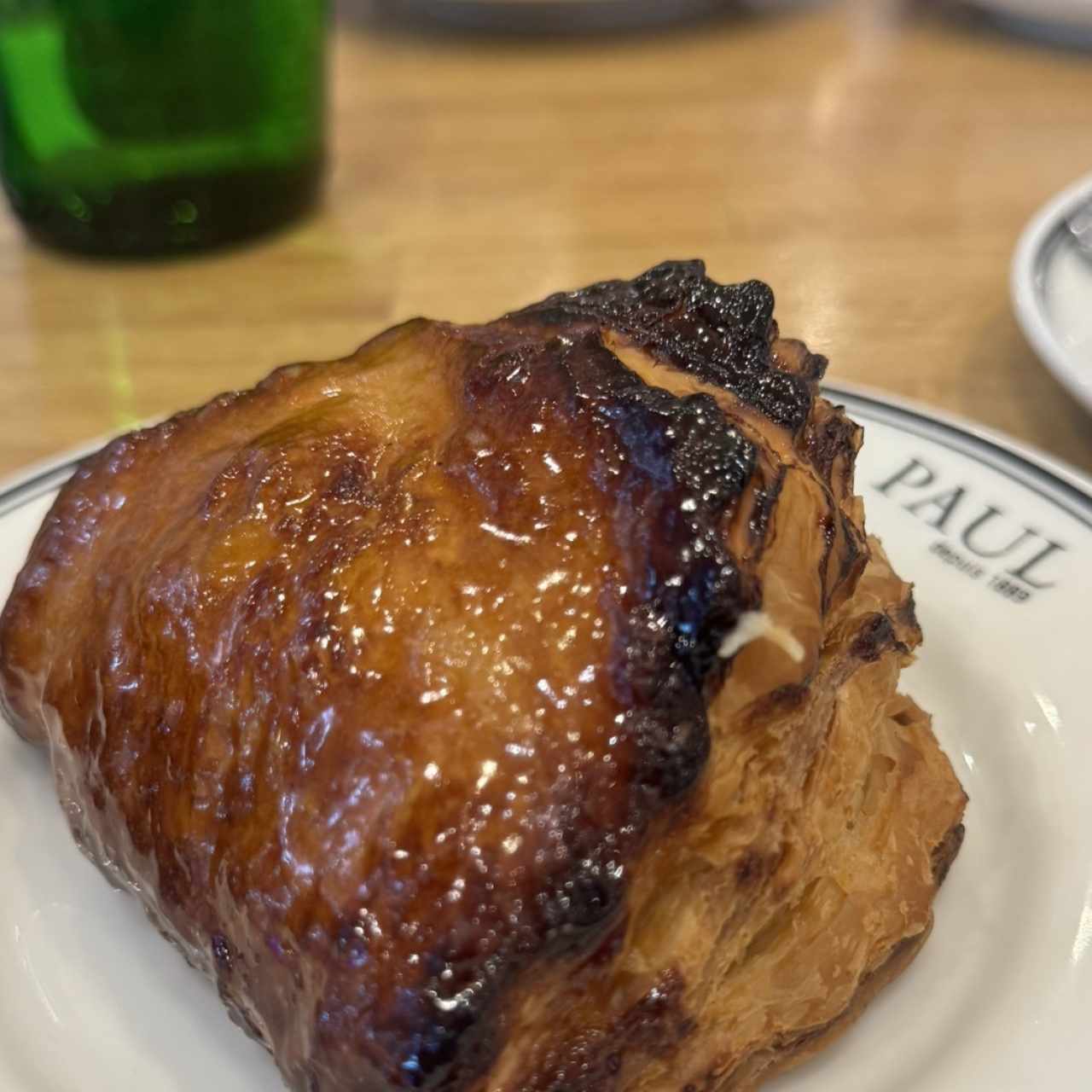 Croissant relleno de manzana