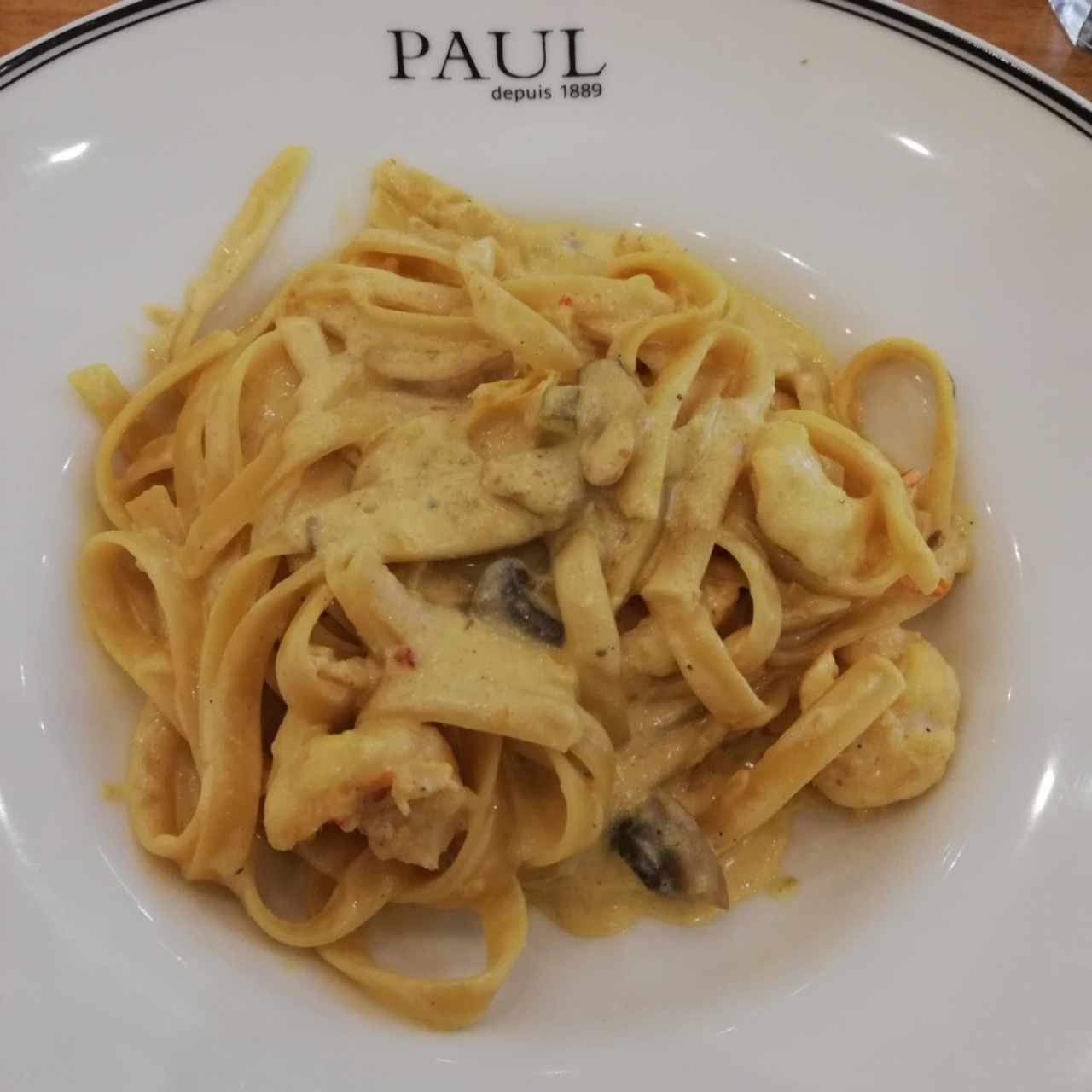 pasta con camarones y champiñones
