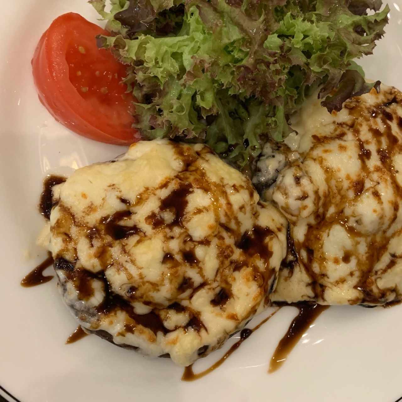 Champiñones Portobello gratinados. 