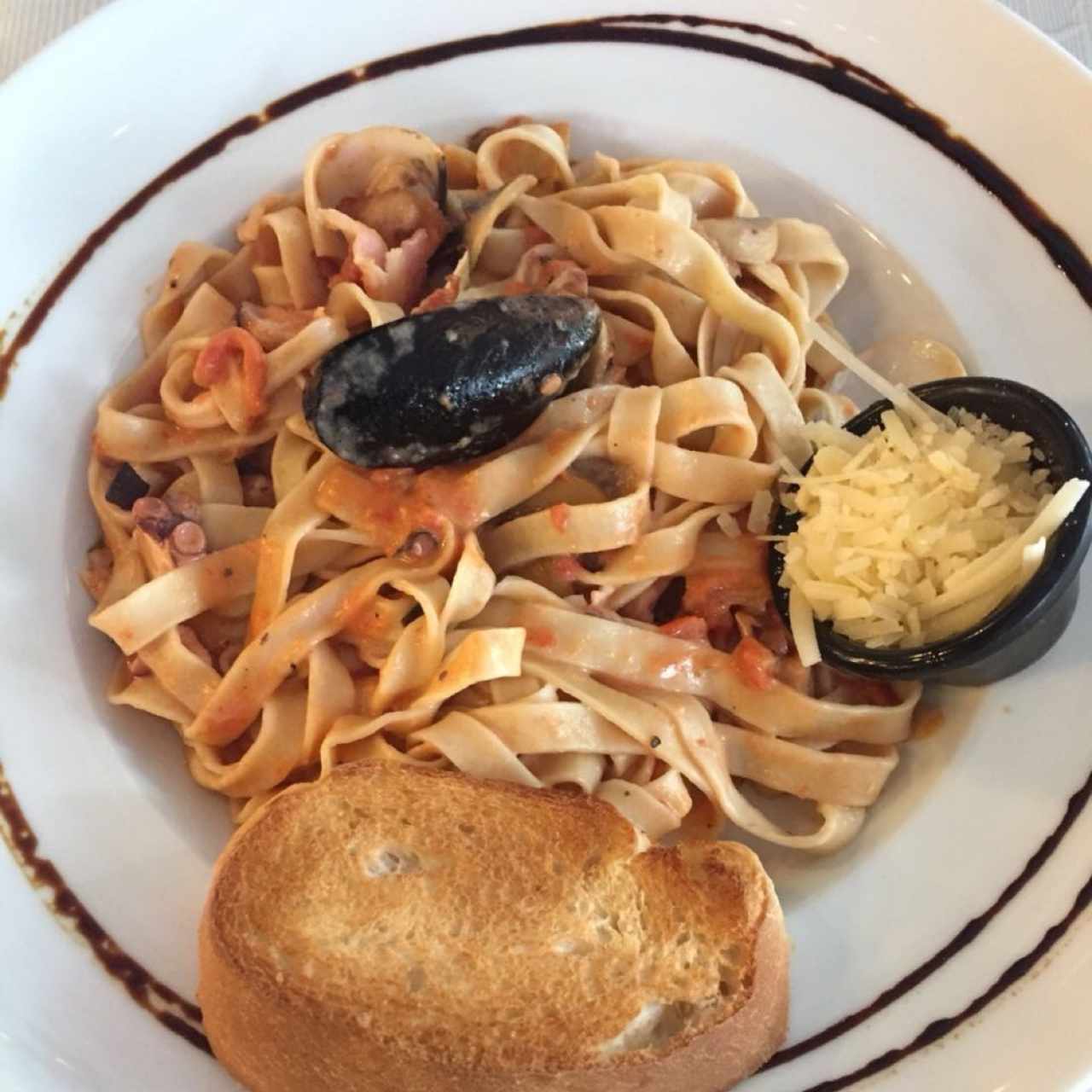 Pasta Aglio roso