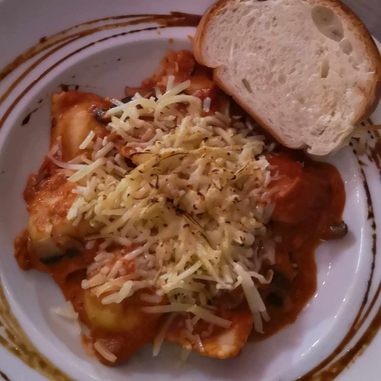 Tortellinis rellenos de salmón ahumado. 