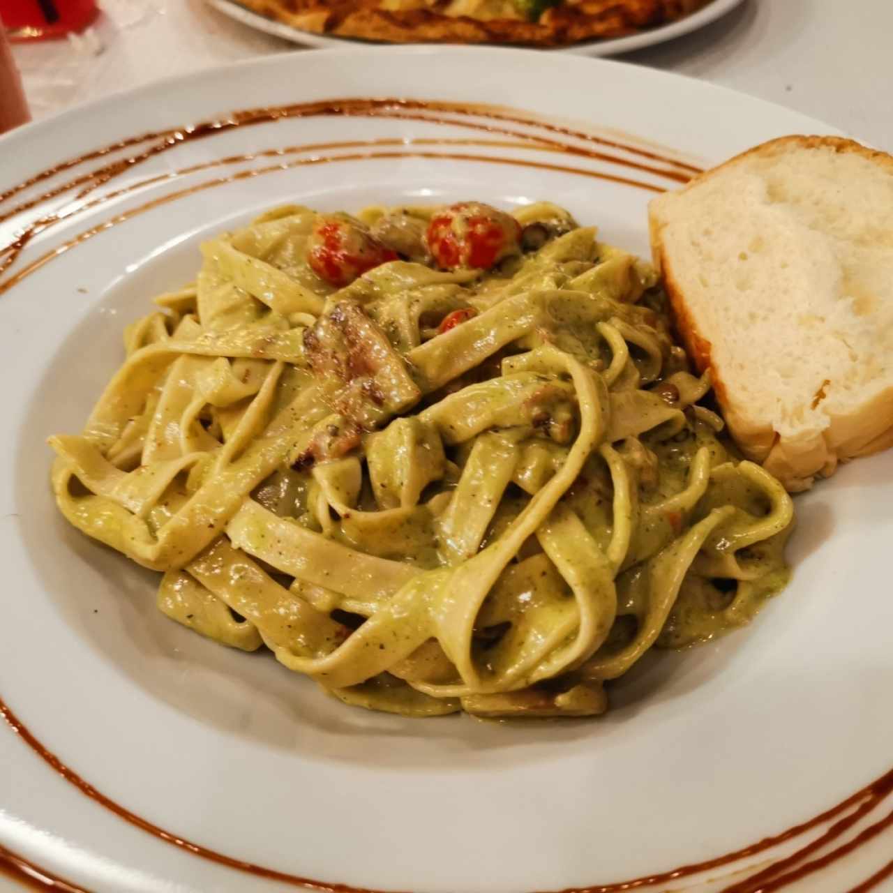 Fetuccine con calamar y pulpo