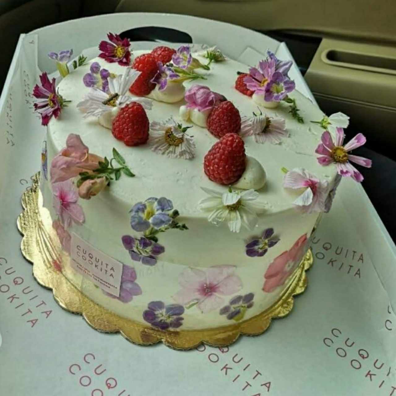 Dulce de Chocolate con Ice de Vainilla y frutas