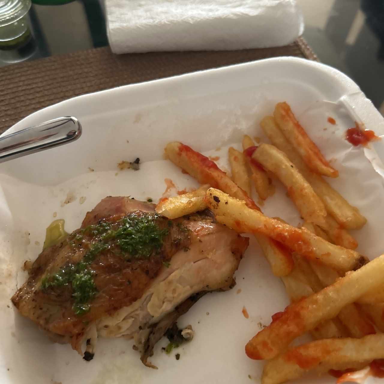 Combo 5 - 1/4 de pollo asado + acompañamiento + Matagoma 16 oz