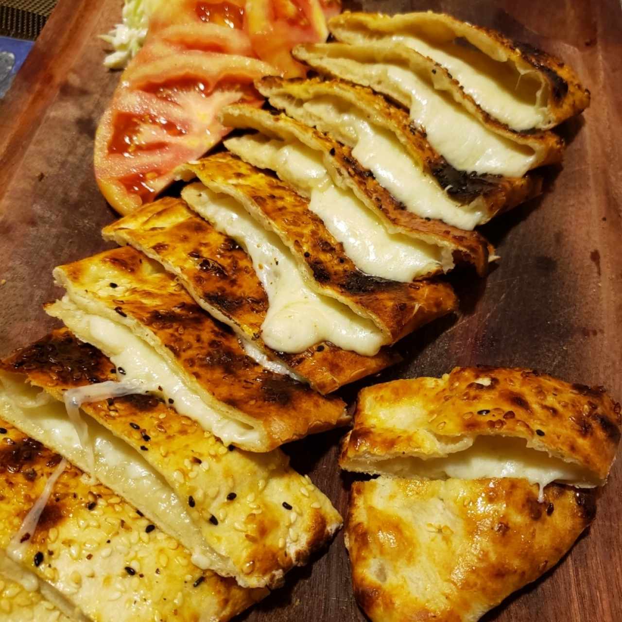 DEL HORNO - PIDE CON QUESO