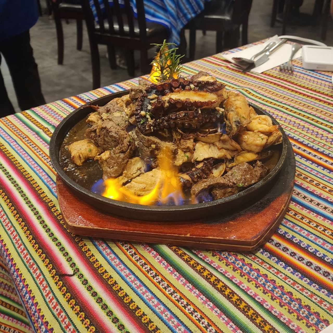 Parrillada de mar y tierra