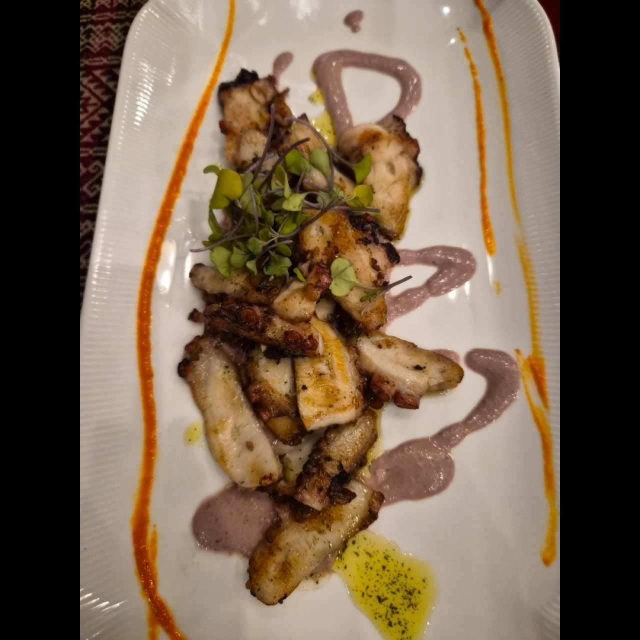 Entradas Calientes - Pulpo al Carbón