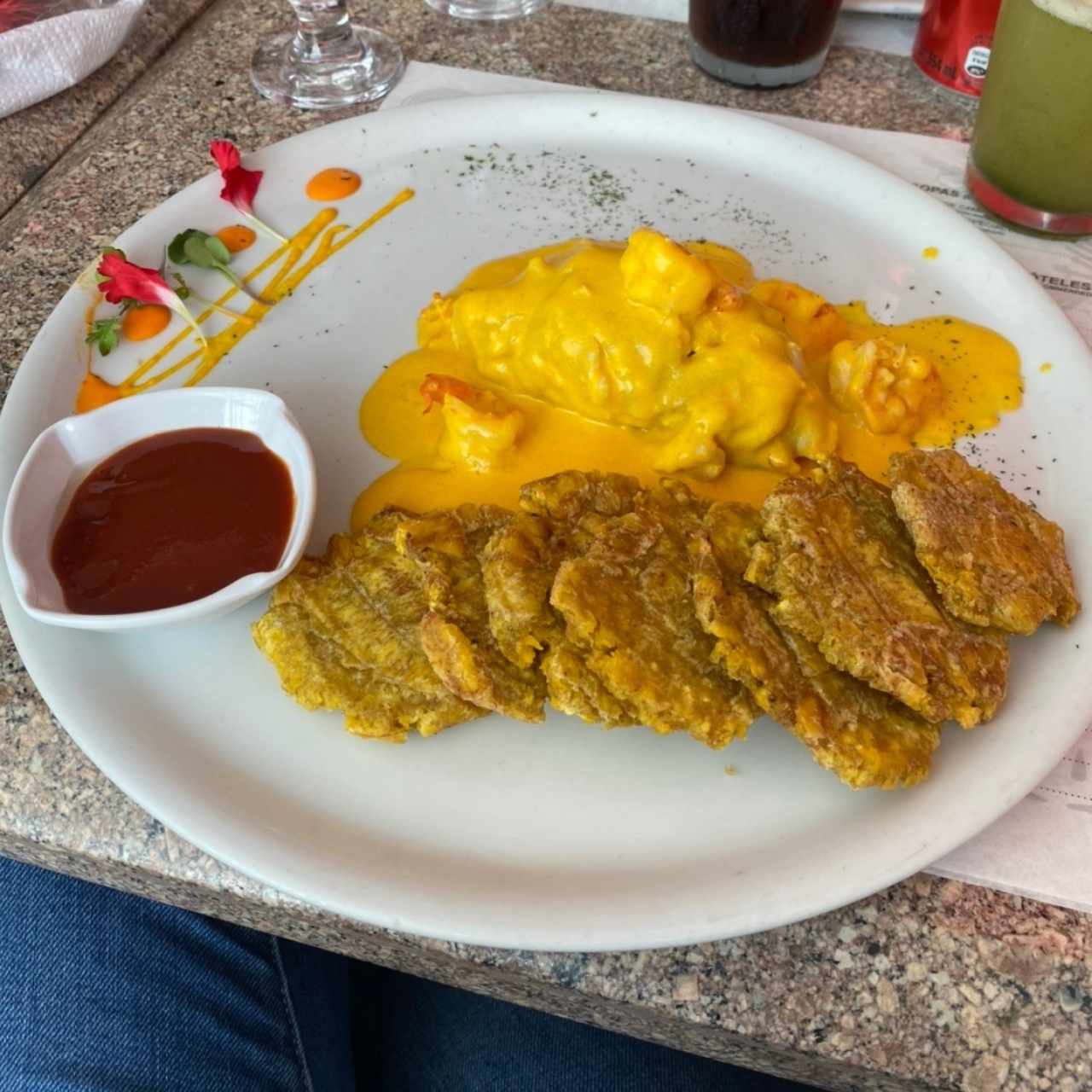 Corvina Rellena de Camarones