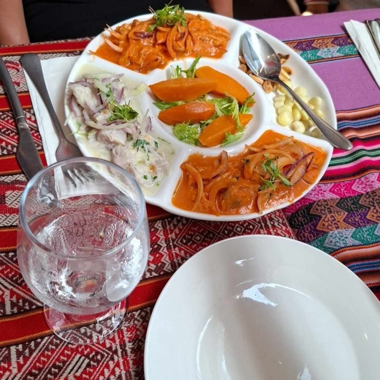 CEVICHE A LAS TRES CREMAS